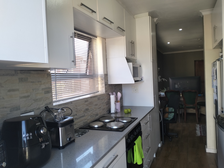 2 Bedroom Property for Sale in Wynberg Western Cape